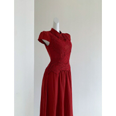 批发绝美新中式订婚<b class='q'>礼服</b>红色旗袍<b class='q'>敬酒</b>服女夏季2026新款蕾丝拼接连衣裙
