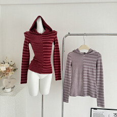 批发韩国coyseio2025秋冬新款学院风不对称<b class='q'>条纹</b>连帽修身<b class='q'>长袖</b><b class='q'>t</b><b class='q'>恤</b>上衣女