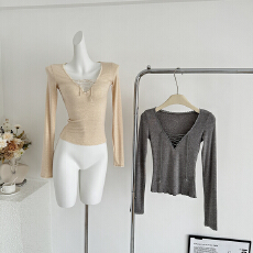 批发BM新款纯欲设计感蕾丝边系带<b class='q'>V领</b>长袖<b class='q'>T</b><b class='q'>恤</b>女bm上衣早秋穿搭针织衫秋