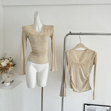 批发法式蕾丝V领长袖针织女秋冬高级感<b class='q'>修身</b>显瘦辣妹内搭打底衫上衣潮