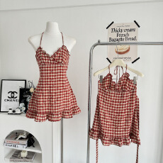 批发8uioio 热恋左岸v领吊带<b class='q'>连衣裙</b>女春2026新款收腰显瘦a字挂脖短裙