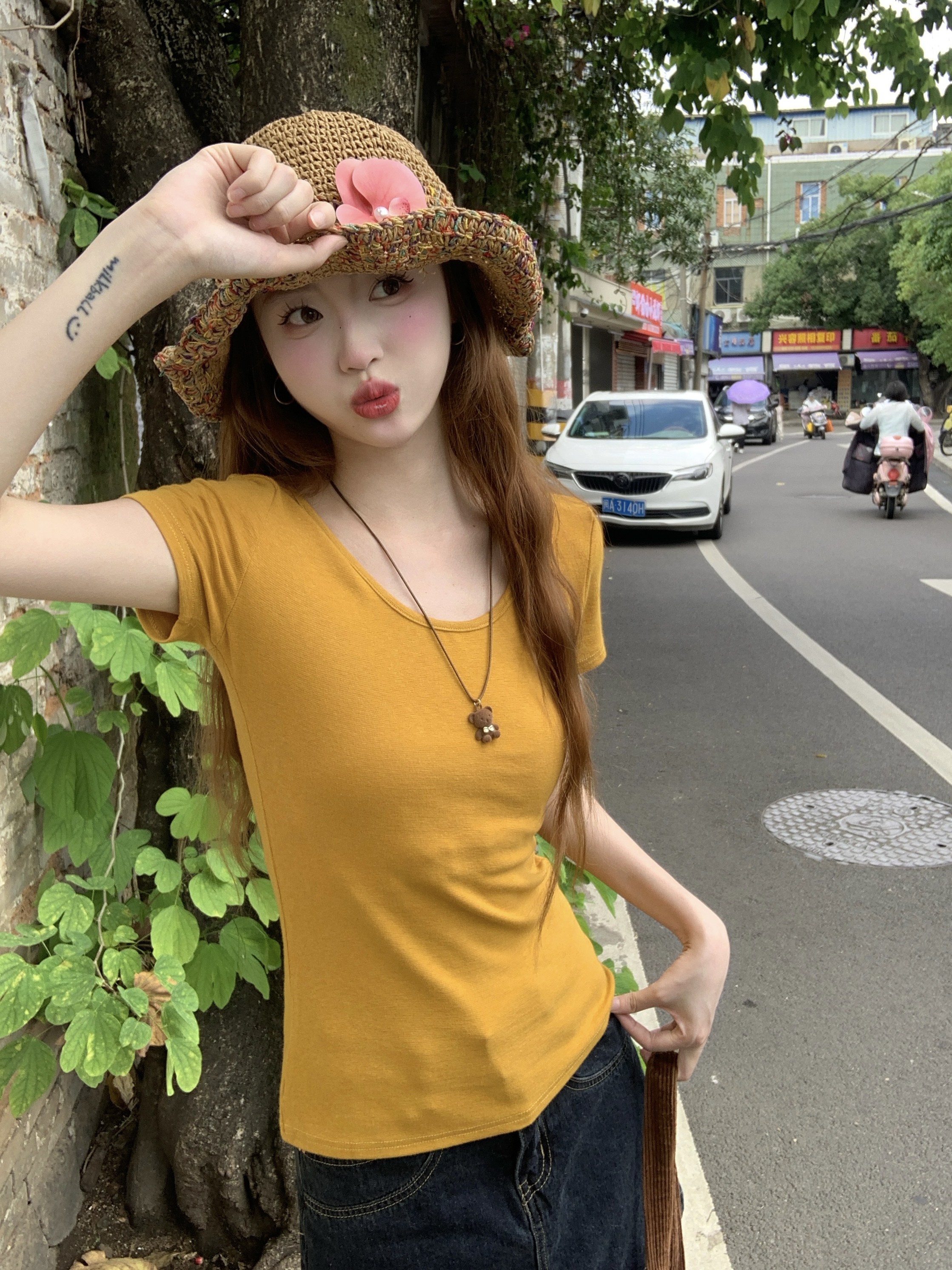 대나무 마디 양모 u 칼라 긍정적 인 어깨 반팔 티셔츠 여성 여름 몸매 가꾸기 슬림해 보이는 핫걸 패션 다용도 단색 작은 맨위