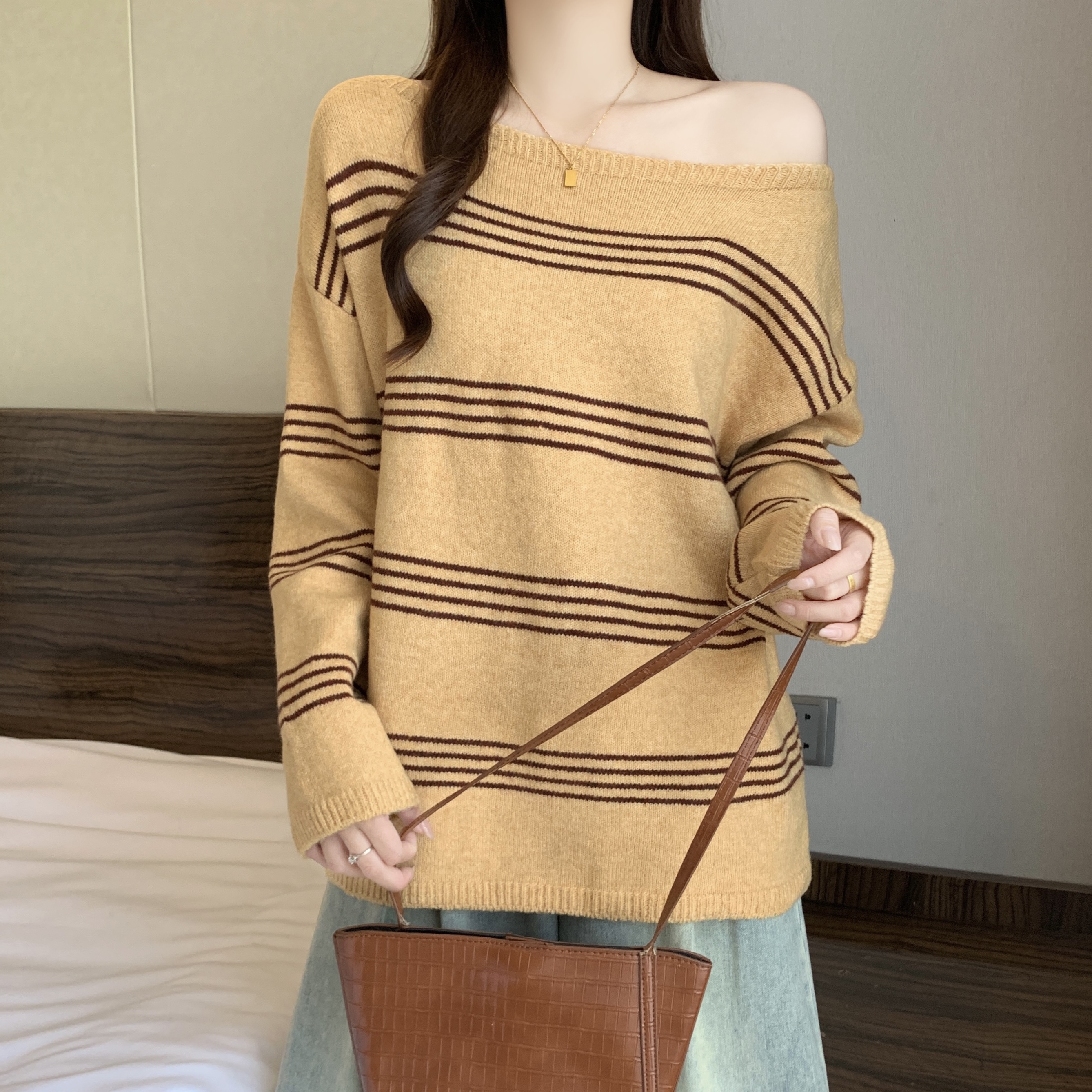 MY14279# 韩系单肩穿搭条纹姜黄色毛衣慵懒宽松休闲上衣女裝貨源服裝批...