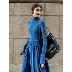 批发秋冬蓝色半高领针织<b class='q'>连衣裙</b>女绝美御姐穿搭氛围感正式场合精致裙子