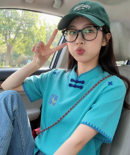 당나라 여자 2026 새로운 파란색 레이스 자수 단추 반팔 티셔츠 국풍 긍정적 인 어깨 개선 치파오 맨위