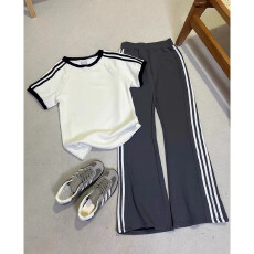 批发夏季两件套<b class='q'>装</b>女条杠正肩短袖<b class='q'>T</b><b class='q'>恤</b>女+黑色三条杠微喇叭<b class='q'>裤</b><b class='q'>两件套</b>