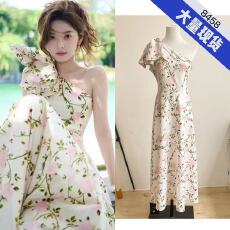 批发章若楠<b class='q'>同款</b>蝴蝶结单肩碎花<b class='q'>连衣裙</b>女夏茶歇法式气质海边度假风长裙