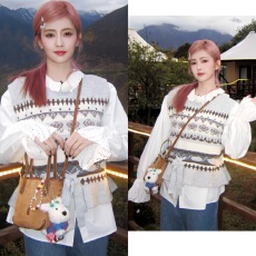 批发白鹿<b class='q'>明星</b><b class='q'>同款</b>费尔岛马甲背心白色立领拼接花边衬衣秋冬时髦<b class='q'>套装</b>女