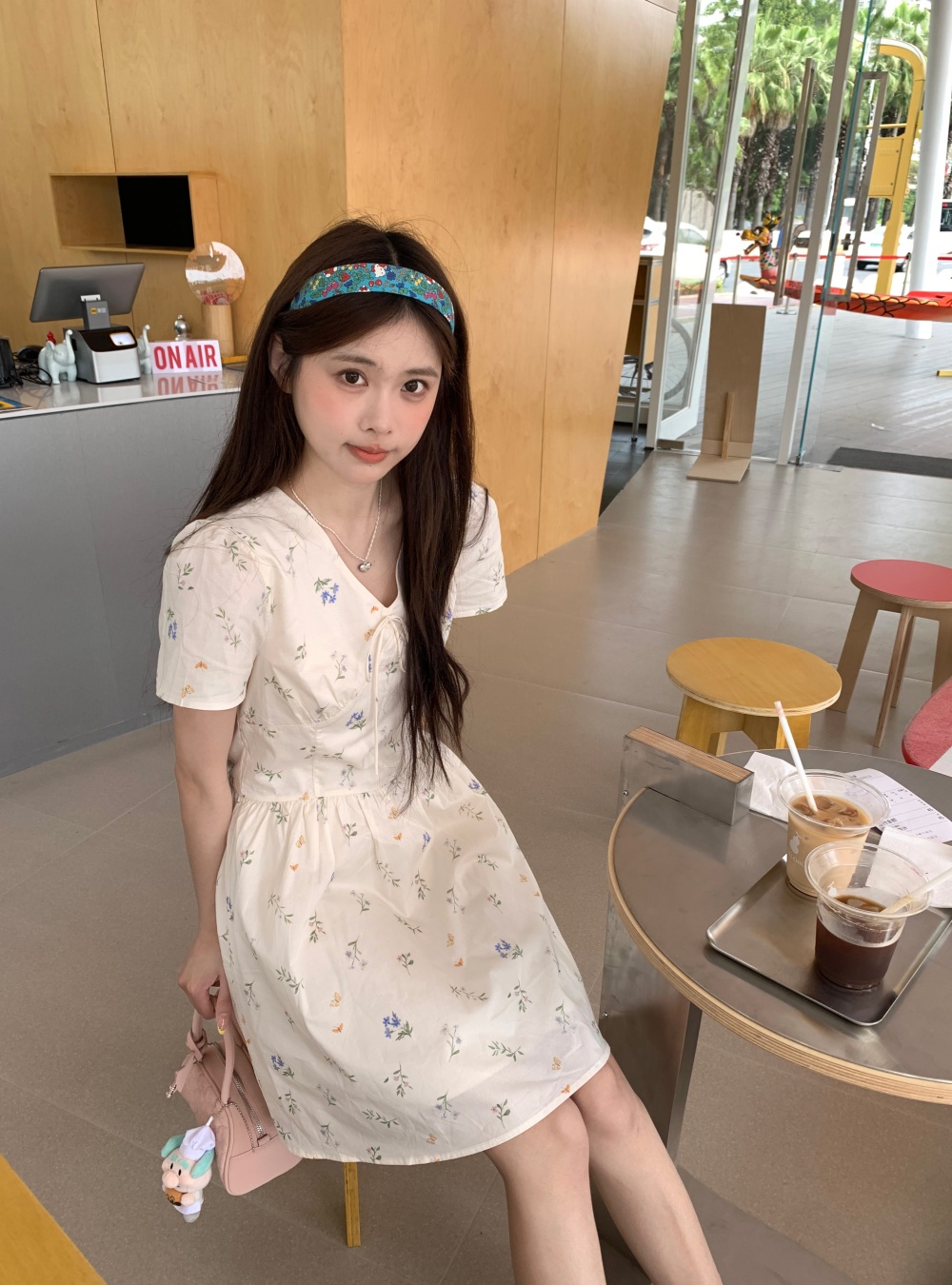실사 여름 새로운 프랑스식 V넥 한국 스타일 꽃무늬 드레스 휴가 바람 허리 수축 쇼트 스타일 치마 아이들