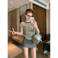 批发美式复古条纹修身正肩短袖T恤女夏季新款小个子辣妹短款打底衫潮