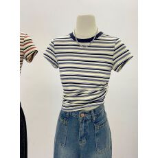 批发时髦条纹T恤女撞色减龄正肩打底上衣2026夏季修身辣妹风打底上衣