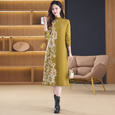 批发实拍洋气新款女装秋冬妈妈毛衣裙半高领宽松中长款针织打底<b class='q'>连衣裙</b>