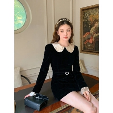 批发周章章 法式复古黑色丝绒裙女秋<b class='q'>娃娃</b>领设计高级感气质长袖<b class='q'>连衣裙</b>