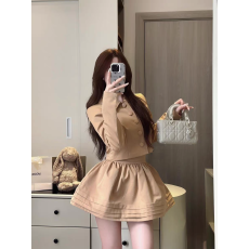 批发轻奢气质小香风套装女秋季收腰显瘦排扣小外套高腰<b class='q'>蓬蓬</b>短裙两件套