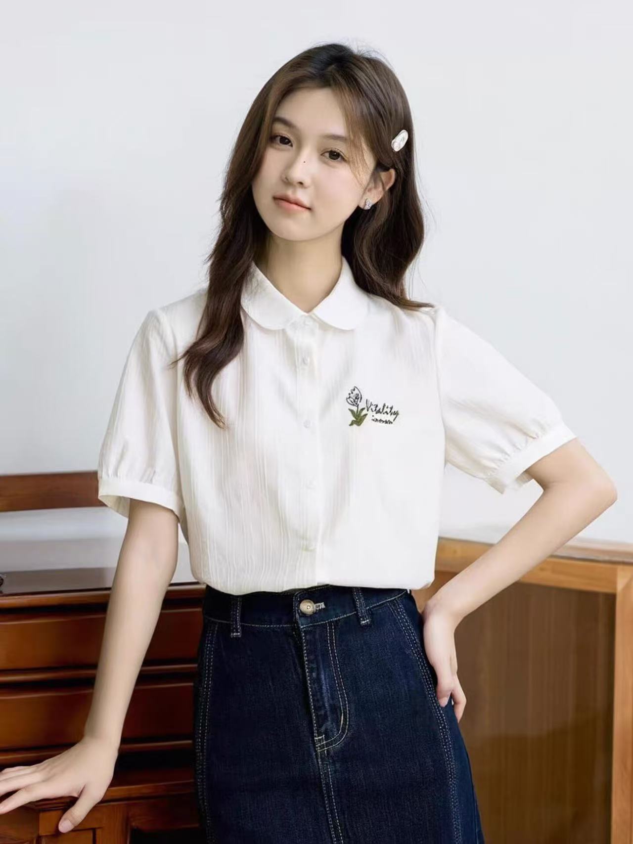 음과 남자 순면 문예 자수 반팔 화이트 여성 셔츠 2026 여름 편안함 다용도 출퇴근 폴로 칼라 셔츠 맨위