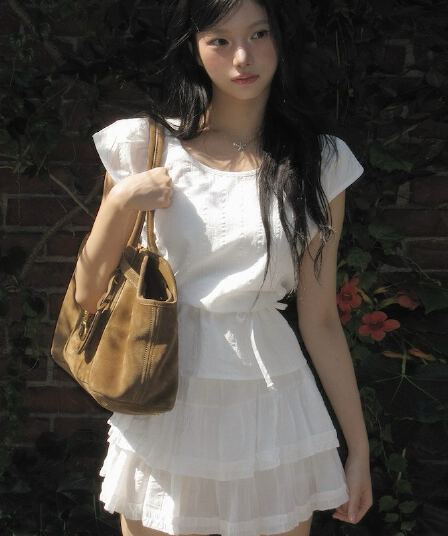 여름 연령 감소 레트로 작은 대중 디자인 센스 품격 패션 캐주얼 라운드 넥 허리 수축 끈 여성 셔츠