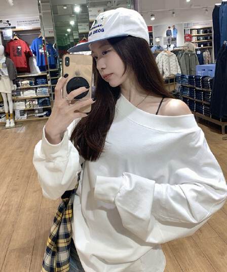 순수한 Mianhua 면 화이트 루즈핏 비스듬한 어깨 후드티 여성 가을 얇은 스타일 재킷 아메리칸 오프숄더 긴팔 티셔츠 맨위