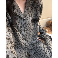 批发新宝28批冬季女士睡衣双长开衫翻领双面德绒舒适简约粉保暖<b class='q'>家居服</b>