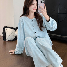 批发新宝冬59新款<b class='q'>开衫</b>长袖长裤海岛绒睡衣女简约舒适保暖花边家居服