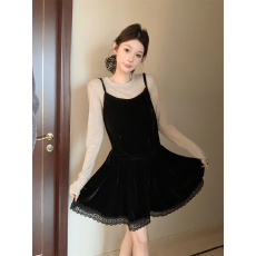 批发实拍不减价 设计感圆领打底衫+叠穿吊带蕾丝花边<b class='q'>丝绒</b>连衣裙<b class='q'>套装</b>