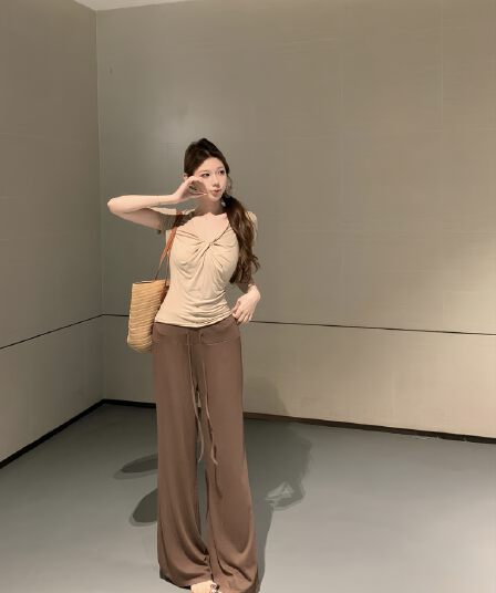 실사 아니요 가격 인하 순수한 욕망 세트 비틀림 V넥 반팔 티셔츠 여성 루즈핏 넓은 다리 부츠컷 캐주얼 바지 투피스 세트