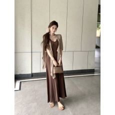 批发实拍不减价 春夏季清冷感针织开衫吊带连衣裙两件套女显瘦<b class='q'>套装</b>