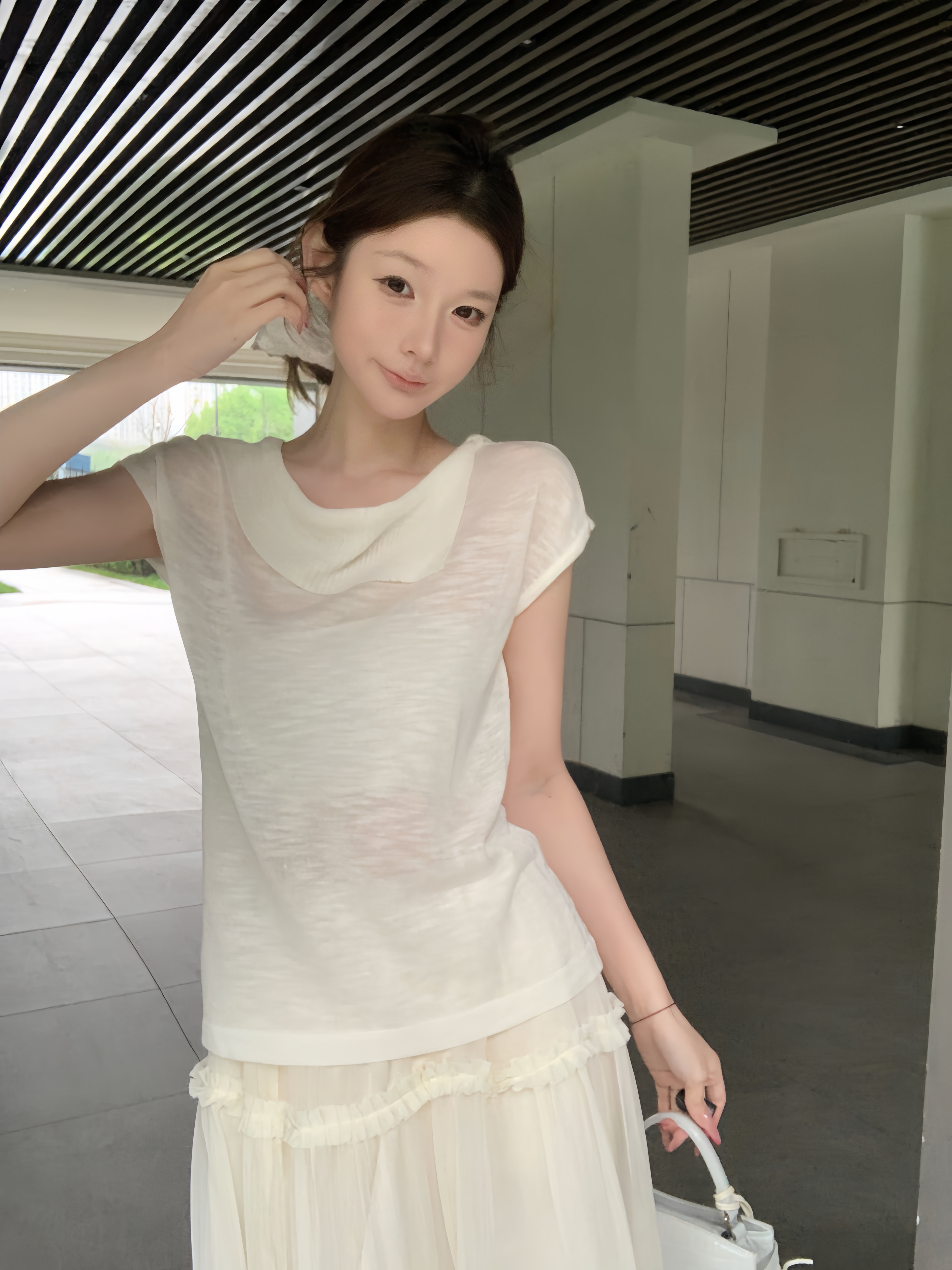 실사 아니요 가격 인하 한 부서 불규칙 칼라 단색 작은 날다 소매 짠 셔츠 여성 여름 새로운 부드러운 품격 맨위