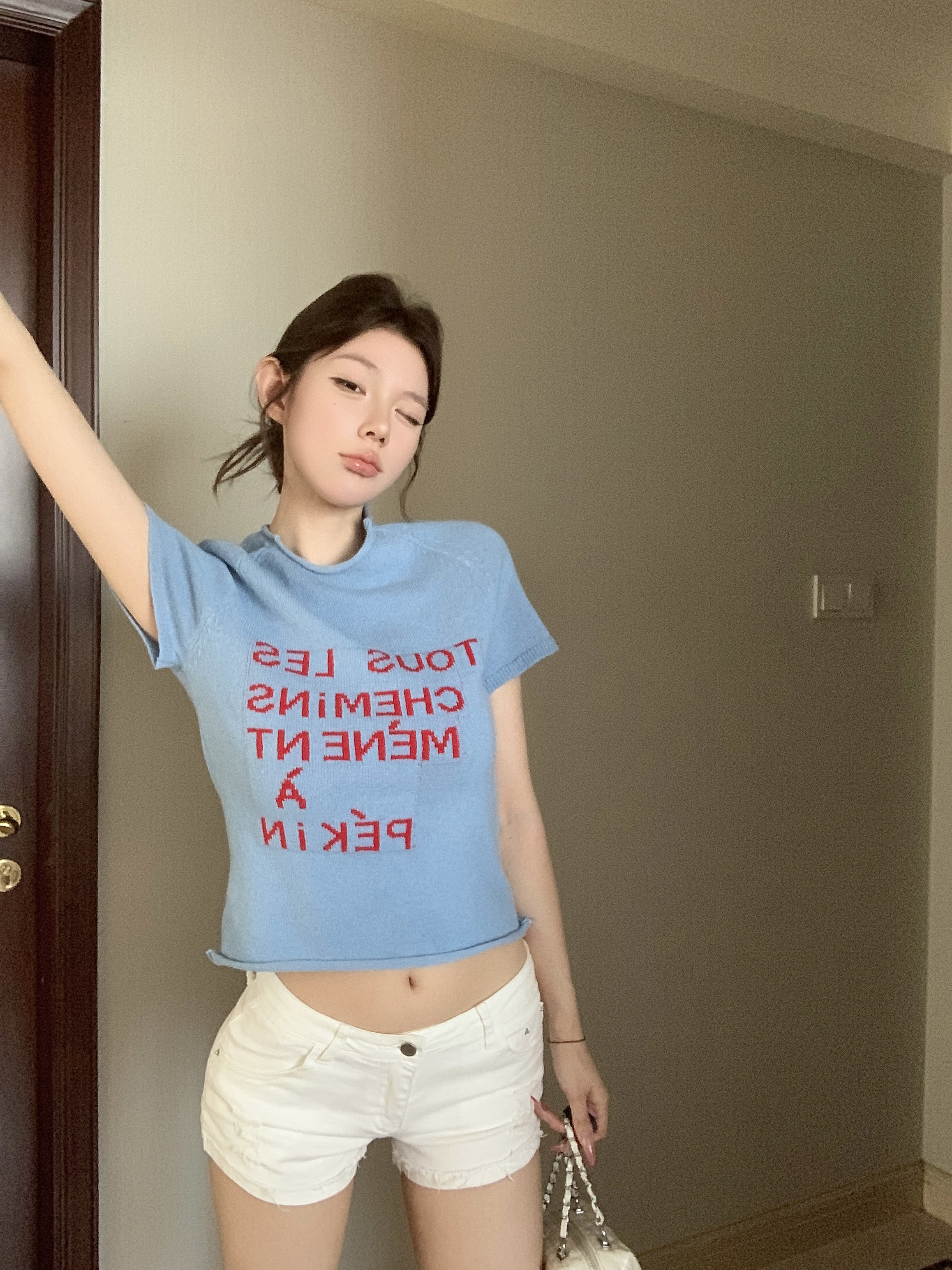 실사 아니요 가격 인하 레트로 니트 반팔 여성 라운드 넥 몸매 가꾸기 삽입 어깨 티셔츠 쇼트 스타일 핫걸 맨위 디자인 센스