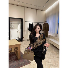 批发不减价 时髦感慵懒豹子印花披肩女装精致复古贵气老钱氛围巾