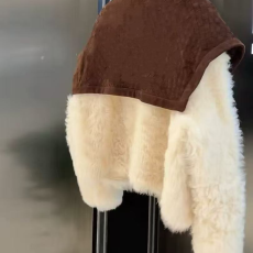 批发老钱小香风白色羔羔毛环保<b class='q'>外套女</b>25冬<b class='q'>短</b>款毛毛绒大衣