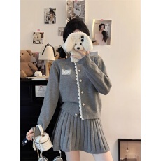 批发小香风新年套装女<b class='q'>春</b>季新款爆款蕾丝拼接红色毛衣针织半身裙两件套