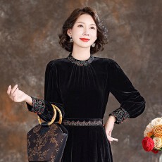 批发高端刺绣<b class='q'>真丝</b>丝绒上衣女秋季新款妈妈桑蚕丝打底<b class='q'>衬衣</b>洋气减龄<b class='q'>衬衫</b>