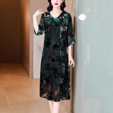 批发<b class='q'>高端</b>真丝丝绒<b class='q'>连衣裙</b>2026春新款阔太太复古烧花裙高贵洋气桑蚕丝裙