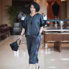 批发高端夏季中年<b class='q'>妈妈</b>真丝<b class='q'>套装</b>时尚加肥大码遮肚子200斤阔腿裤两件套