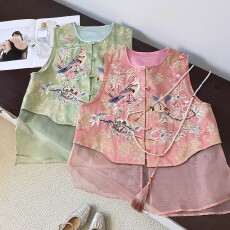 批发新中式人丝重工刺绣<b class='q'>百搭</b>圆领马夹背心女2026春季新品时尚洋气坎肩