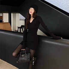 批发黑色针织<b class='q'>连衣裙</b>女秋冬中长款配大衣的内搭修身包臀打底毛衣裙短裙