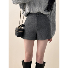 批发黑色呢子短裤女秋冬靴裤2025新款显瘦高腰修身<b class='q'>包臀</b>打底毛呢三分裤