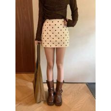 批发杏色波点鹿皮绒半身裙女秋季高腰a字短裙防走光裤裙辣妹包臀裙子