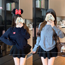 批发实拍 大码女装秋冬胖mm徽章刺绣<b class='q'>长袖</b>针织<b class='q'>开衫</b>百<b class='q'>搭</b>毛衣上衣外套