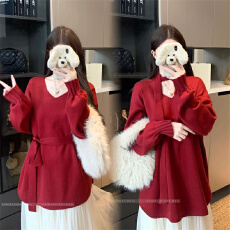 批发实拍 <b class='q'>大码</b><b class='q'>女装</b>春秋胖妹妹v领红色韩系设计感灯笼袖宽松长袖上衣