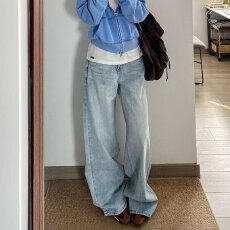 批发秋季新款浅蓝色水洗直筒<b class='q'>牛仔裤</b>男生浅色宽松复古做旧休闲长裤女款