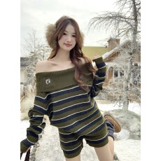 批发实拍实价~<b class='q'>秋</b>冬新款条纹加厚毛衣一字肩针织上衣+休闲风短裤两件套