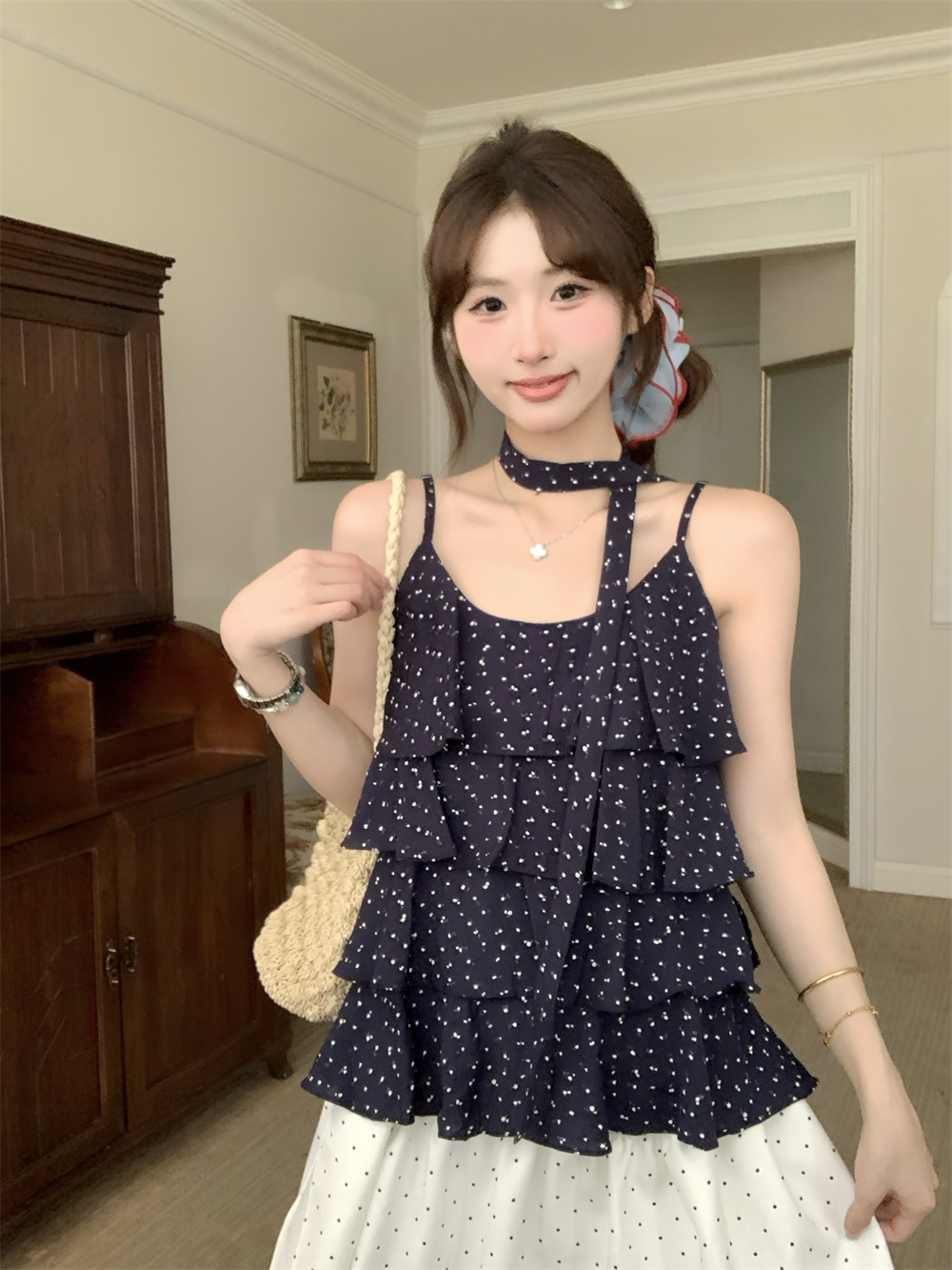 실사 정가 한 부서 프릴 디자인 센스 연령 감소 달콤함 수준 꽃무늬 캐미솔 여성 셔츠