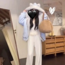 批发甜美可爱连帽外套女冬季新款毛毛拼接设计感双面两穿加厚保暖棉服