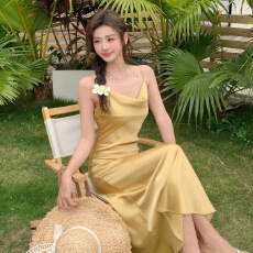 批发淑女缎面<b class='q'>连衣裙</b>女醋酸荡领高级感小众性感吊带<b class='q'>连衣裙</b>紫色内搭长裙