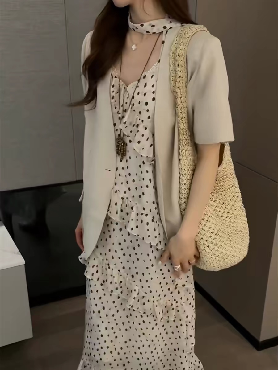 한 부서 2026 여름 새로운 고급 센스 반팔 작은 양복 여성 코트 도트 무늬 슬립 드레스 투피스 세트