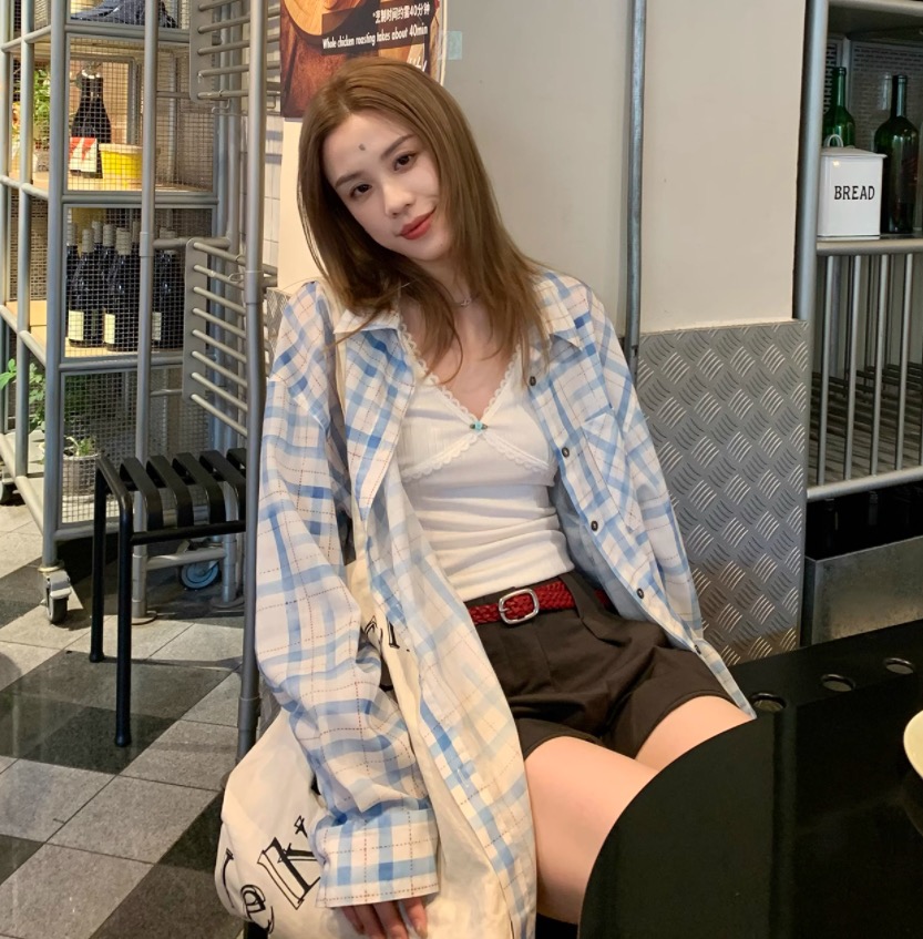 lelymooch 소금 부서 상쾌 센스 감기 센스 수채화 블루 체크무늬 느슨함 긴팔 루즈핏 자외선 차단 여성 셔츠