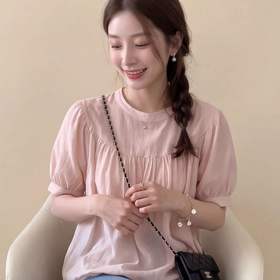 프랑스식 핑크색 주름 거품 소매 셔츠 여성 2026 여름 새로운 고유 한 슈퍼 잘 생긴 외국 가스 연령 감소 맨위