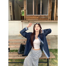 批发实拍深蓝色复古水洗牛仔<b class='q'>格子</b>拼接衬<b class='q'>衫</b>女2026春夏季百搭休闲上衣