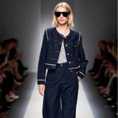 批发复古牛仔新款时尚撞色拼接正肩宽松简约高品质上衣外套女